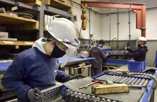 La producción industrial pyme descendió 6,8% interanual en diciembre